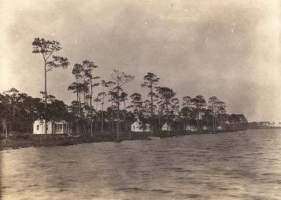 Cottages along the shore, Fairhope 1930 creidt unknown